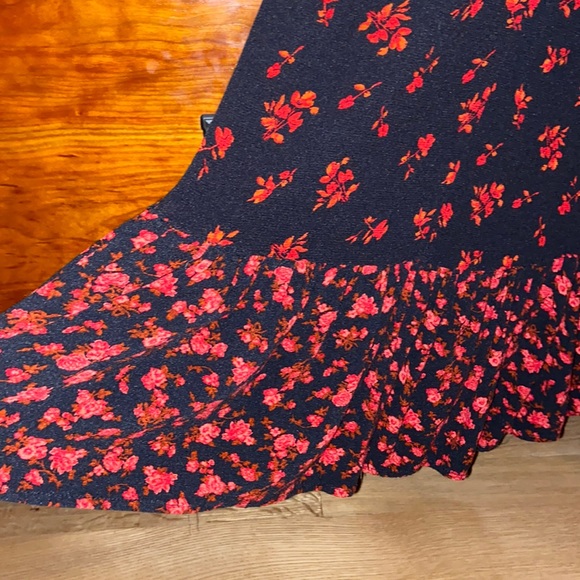 Romantic Black Red Floral Sexy Date Night Blouse Bell Sleeves Ruffled Ruffles S - Picture 11 of 13